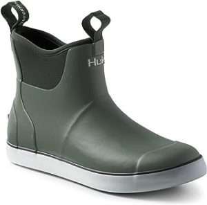 do you wear socks with huk boots